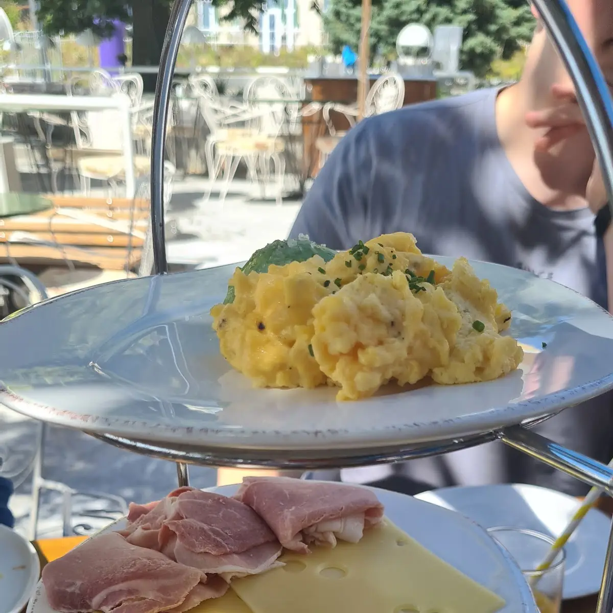Frühstück Mit Lachs Und Eierspeise Für Zwei Personen