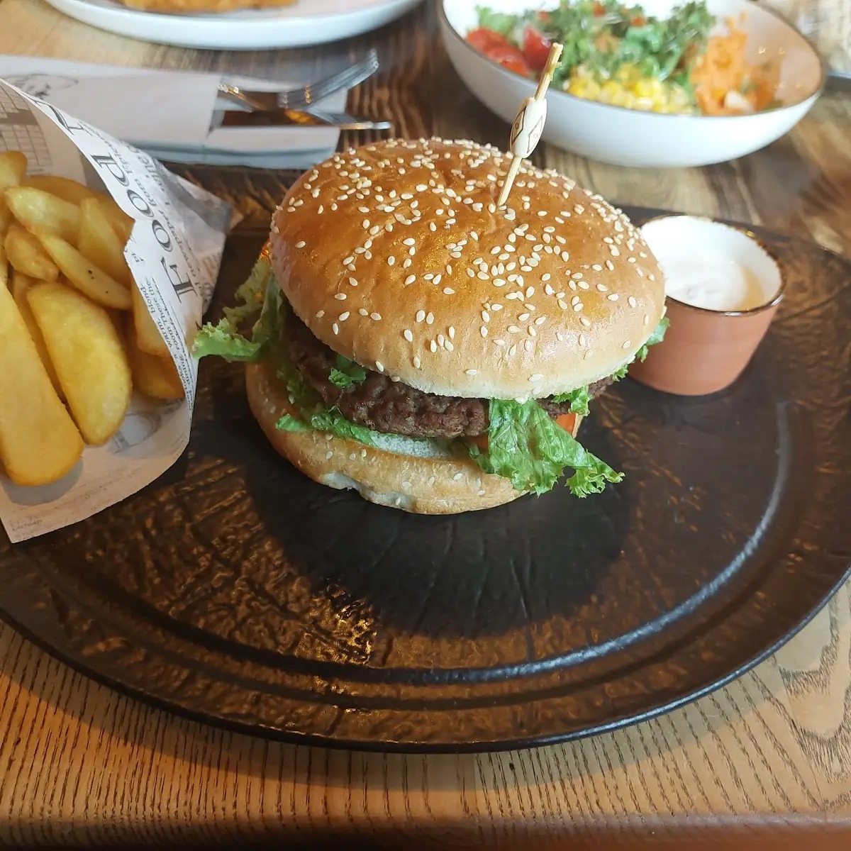 Hamburger Mit Steakhouse Fries