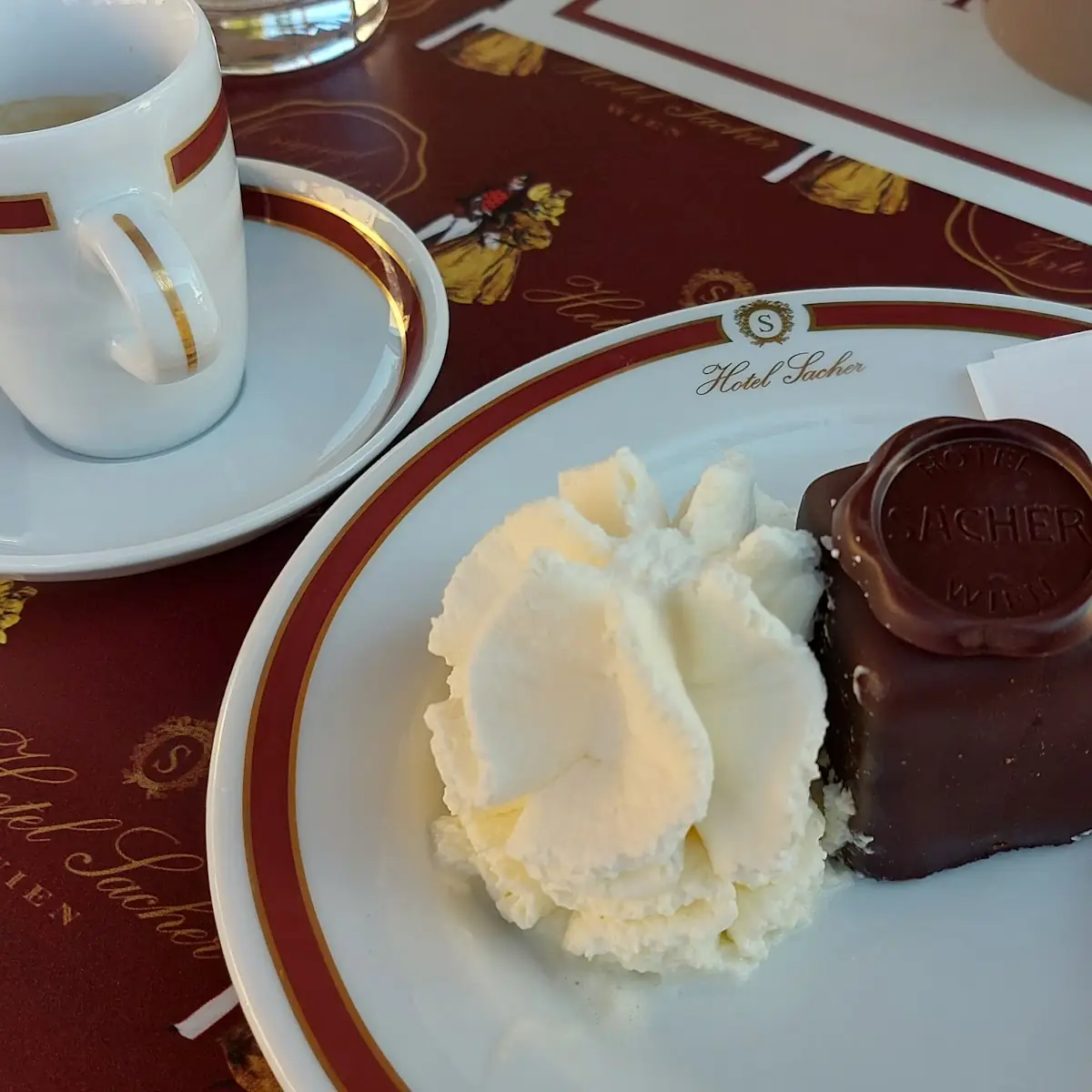 Sacher Kocka