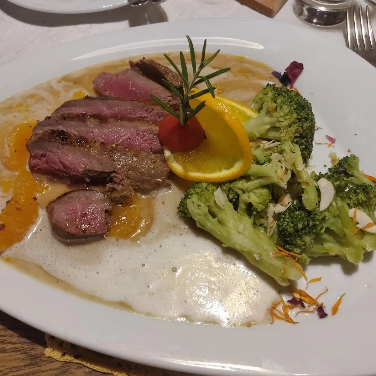Gänsebrust Mit Sesamschupfnudeln