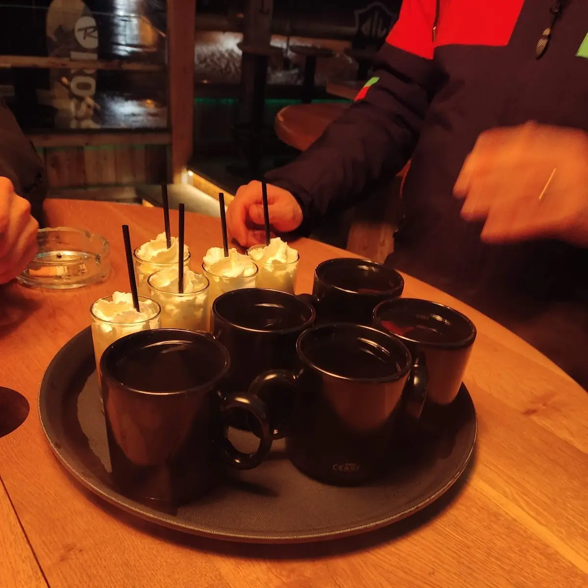Jagertee Und Bombardino