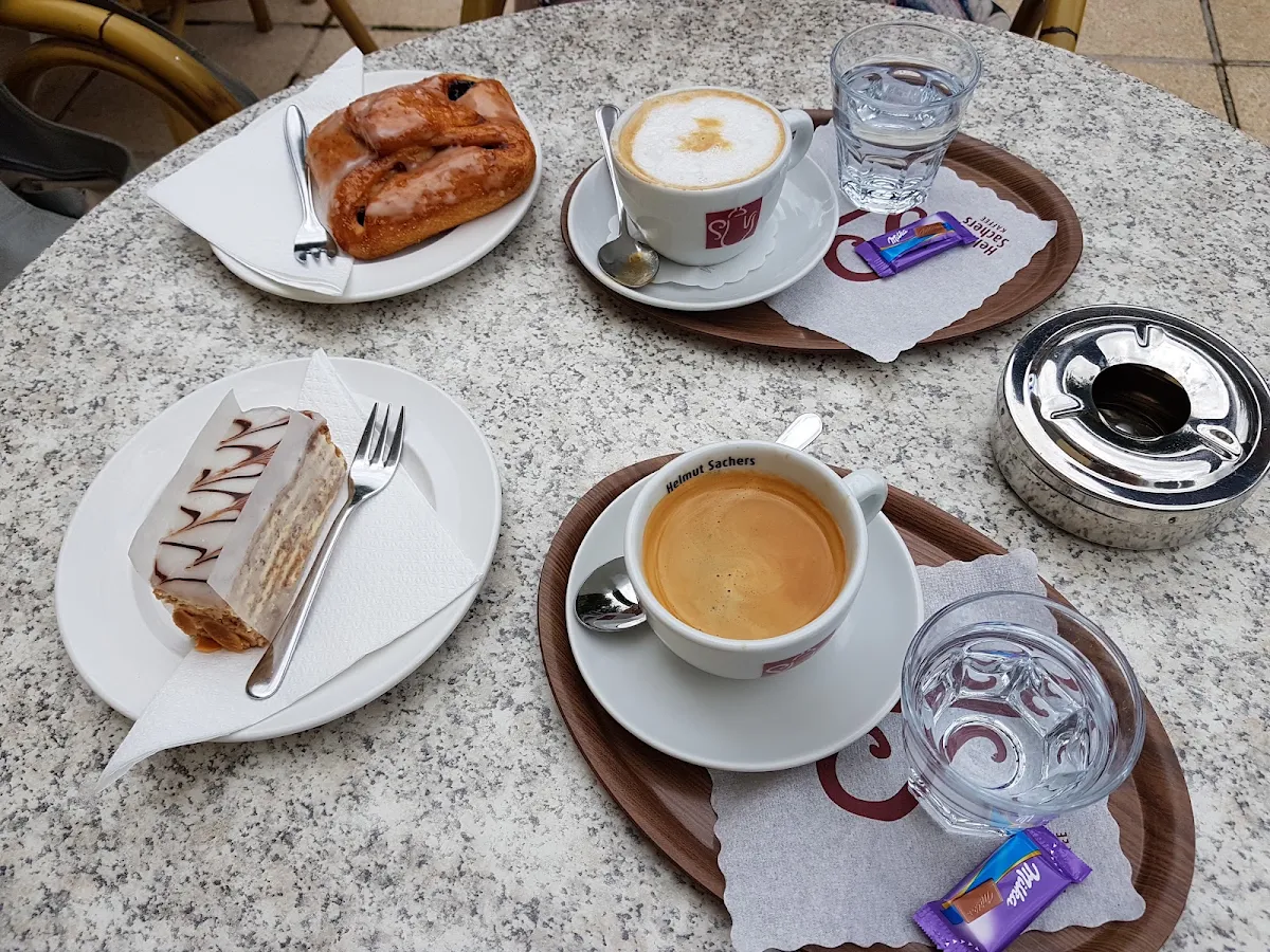 Verlängerter Schwarzer Esterhazyschnitte Powidlgolatsche
