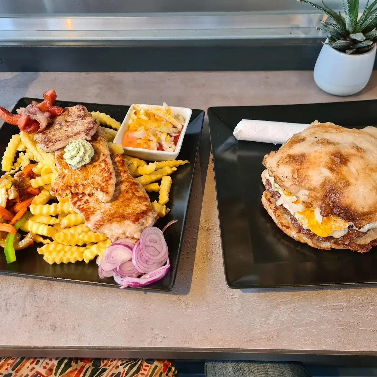 Grillteller Und Texas Pljeskavica
