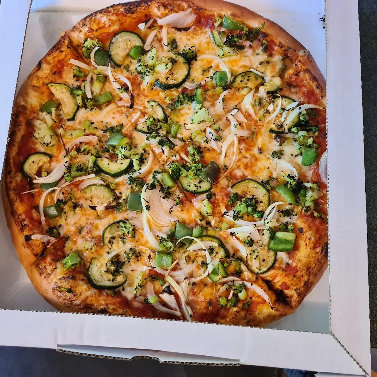Familien-Pizza Al Tonno