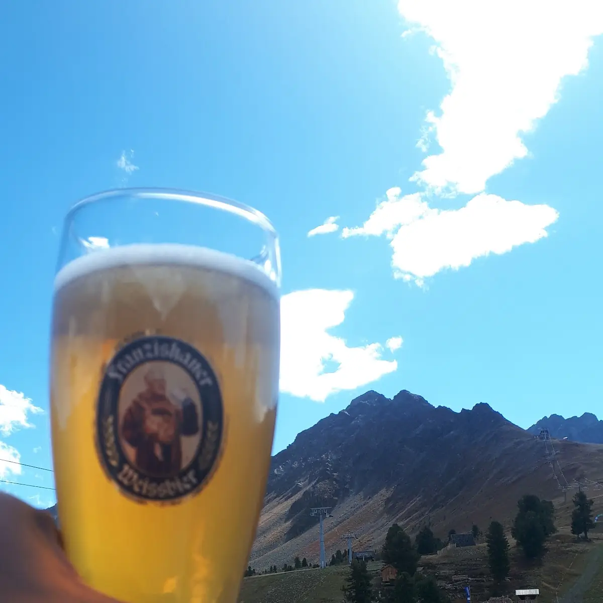 Der Berg Und Ein Weizen Radler