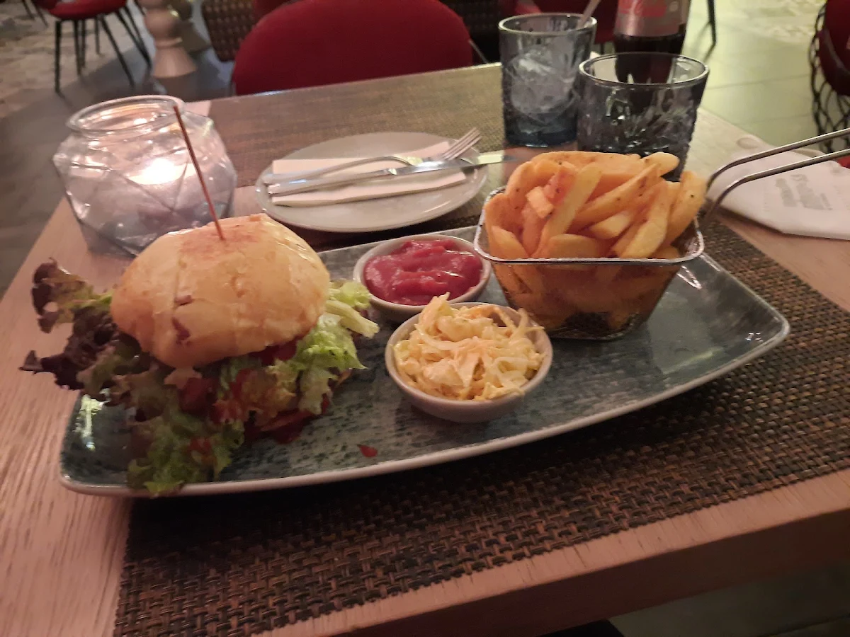 Burger Und Pommes Frittes
