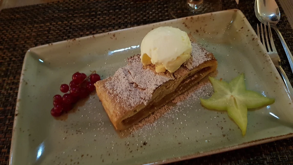 Topfenstrudel