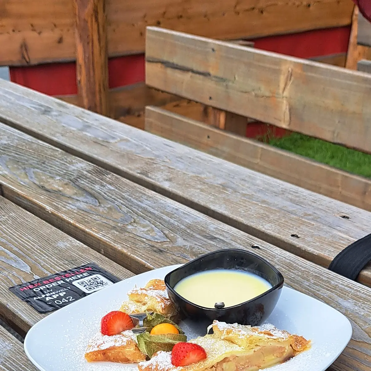 Apfelstrudel Mit Vanillesauce