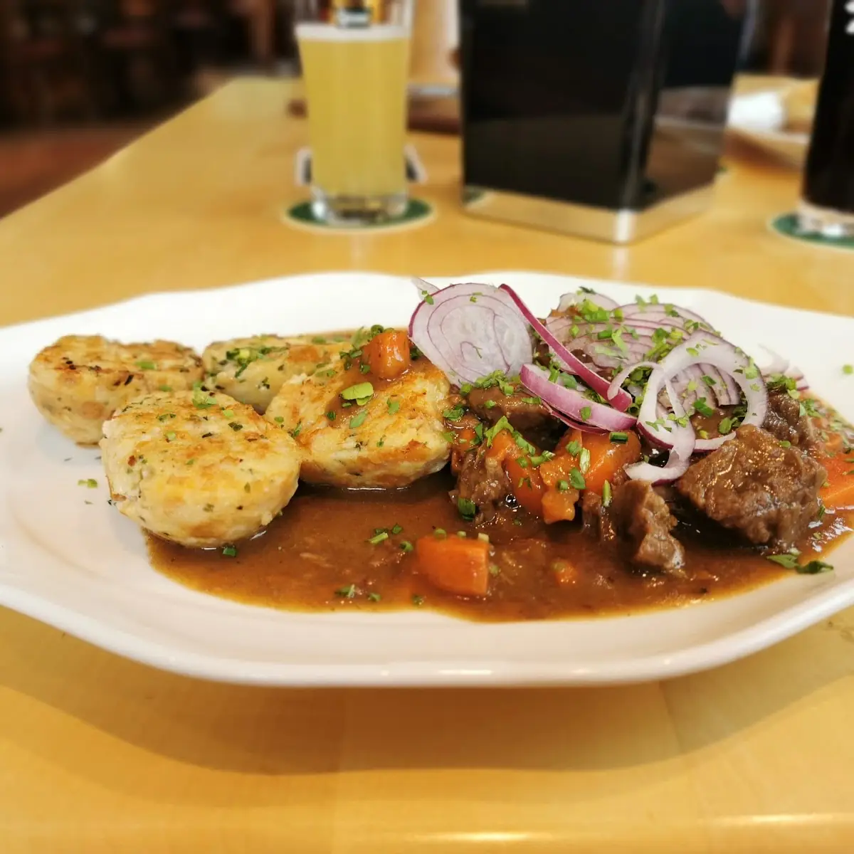 Bierfleisch Mit Knödel