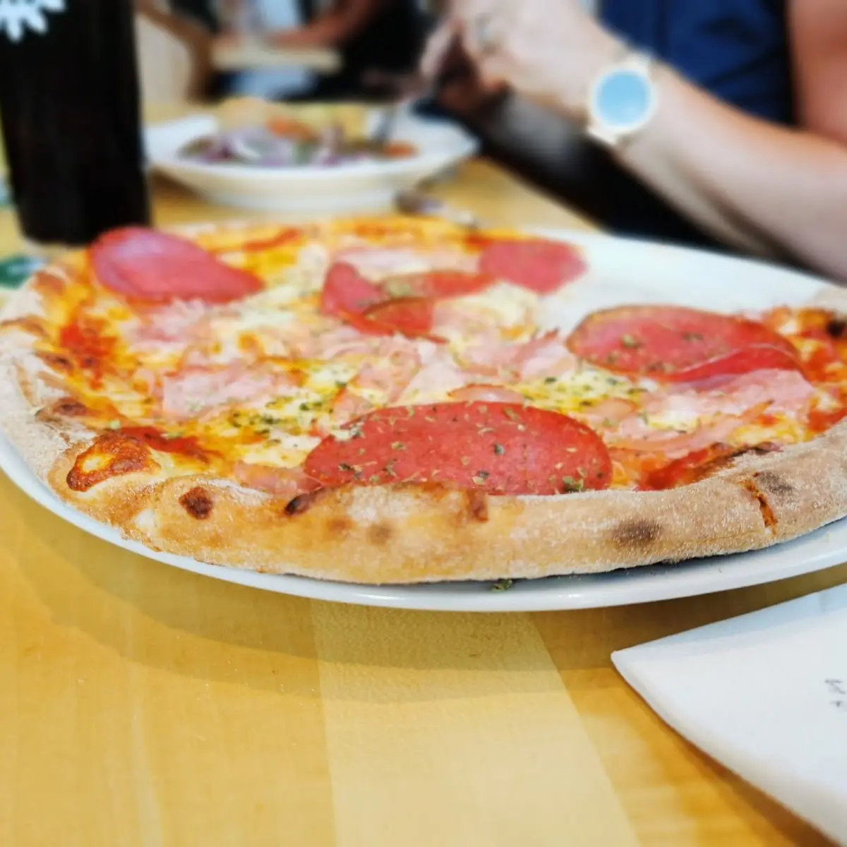 Pizza Salami Schinken