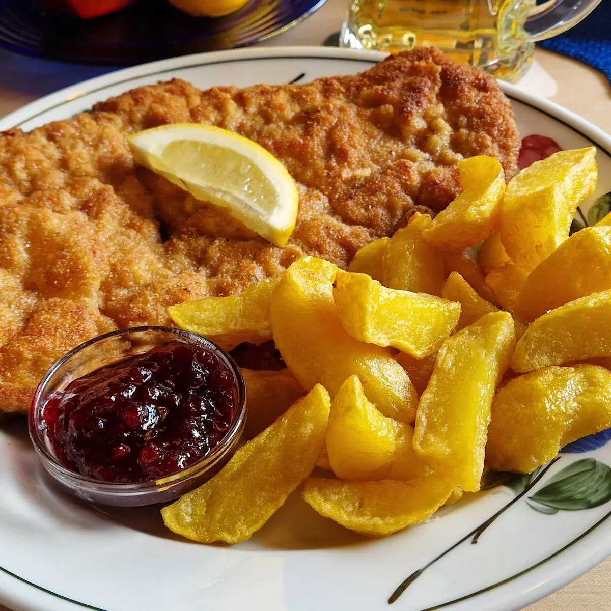 Schnitzel Mit Haus -pommes