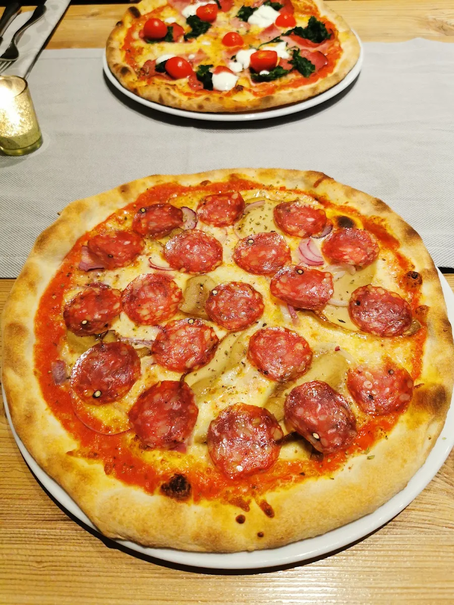 Jäger Pizza Mit Steinpilzen