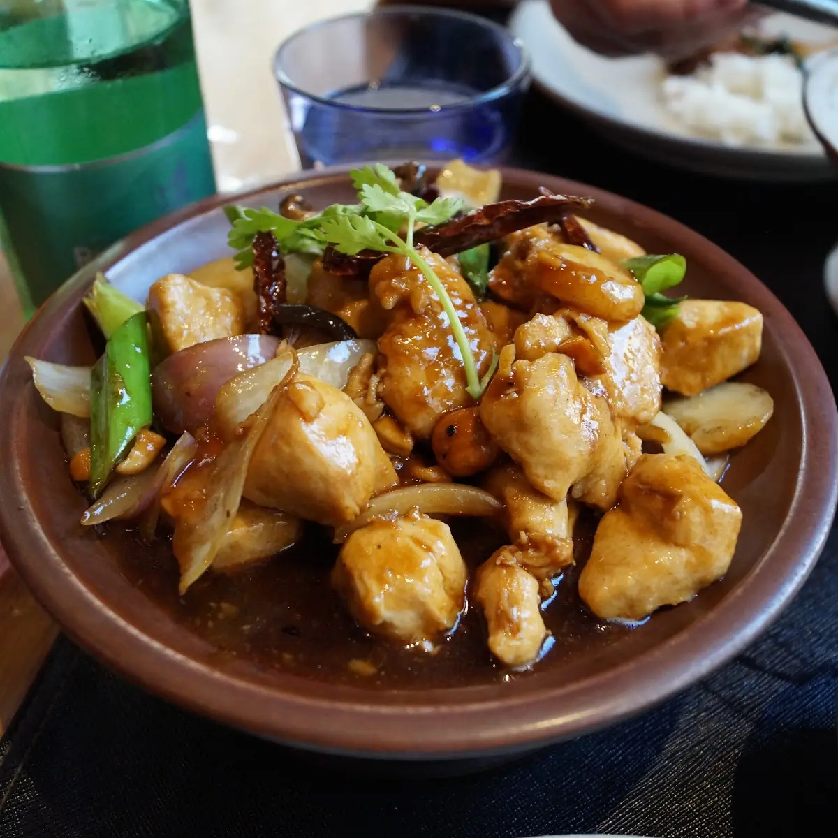 Hühnerfleisch Mit Nüsse