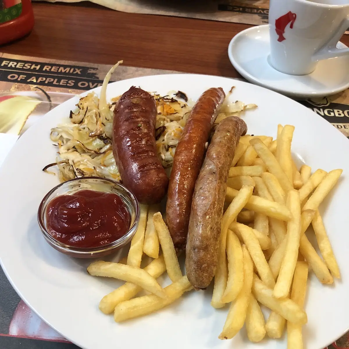 Carnaciori Cu Cartofi Prajiti