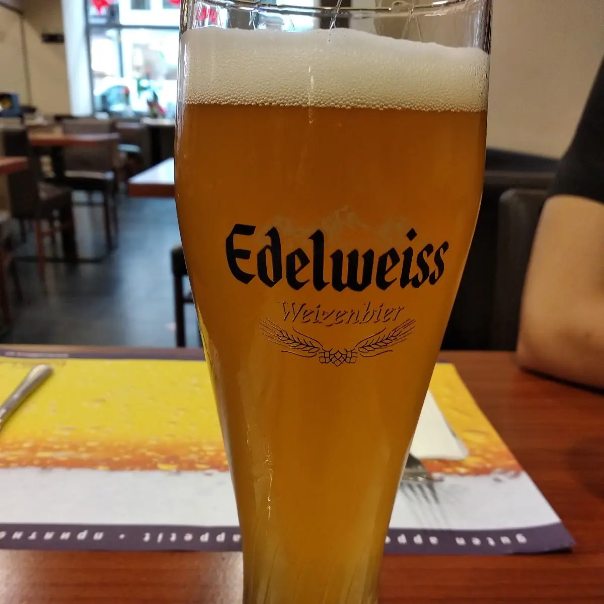 Не Фильтрованное Светлое Пиво Edelweib