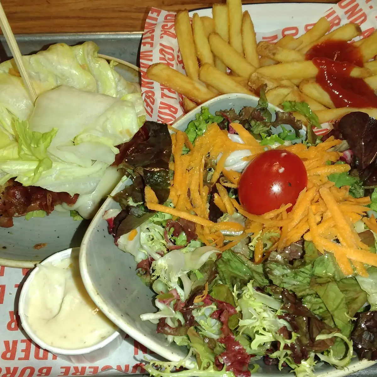 Charlie Chicken Ohne Bun Dafür Mit Salat