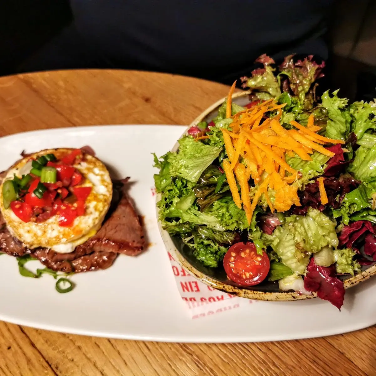 Steakstreifen Auf Salat