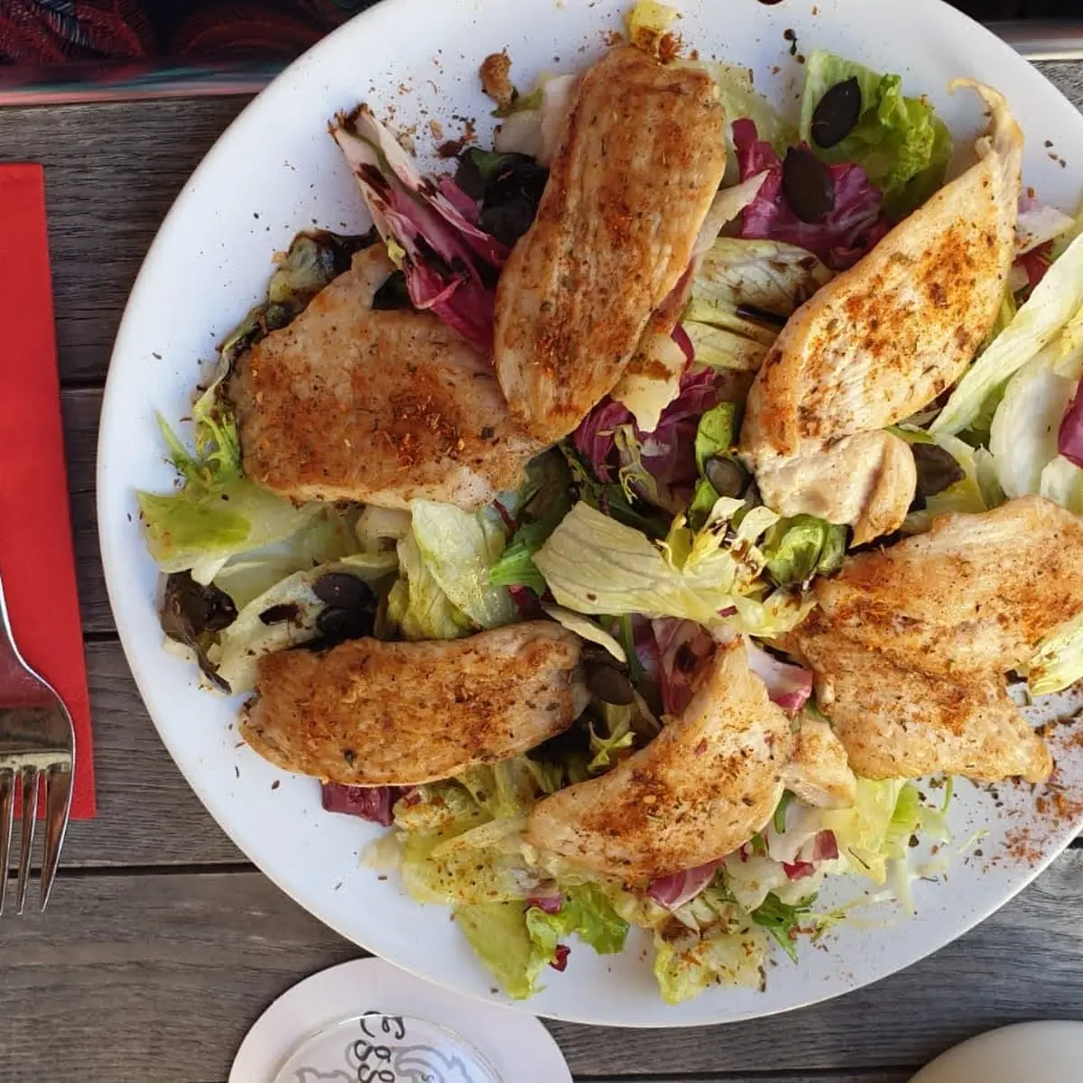 Hühnerstreifen Auf Blattsalat