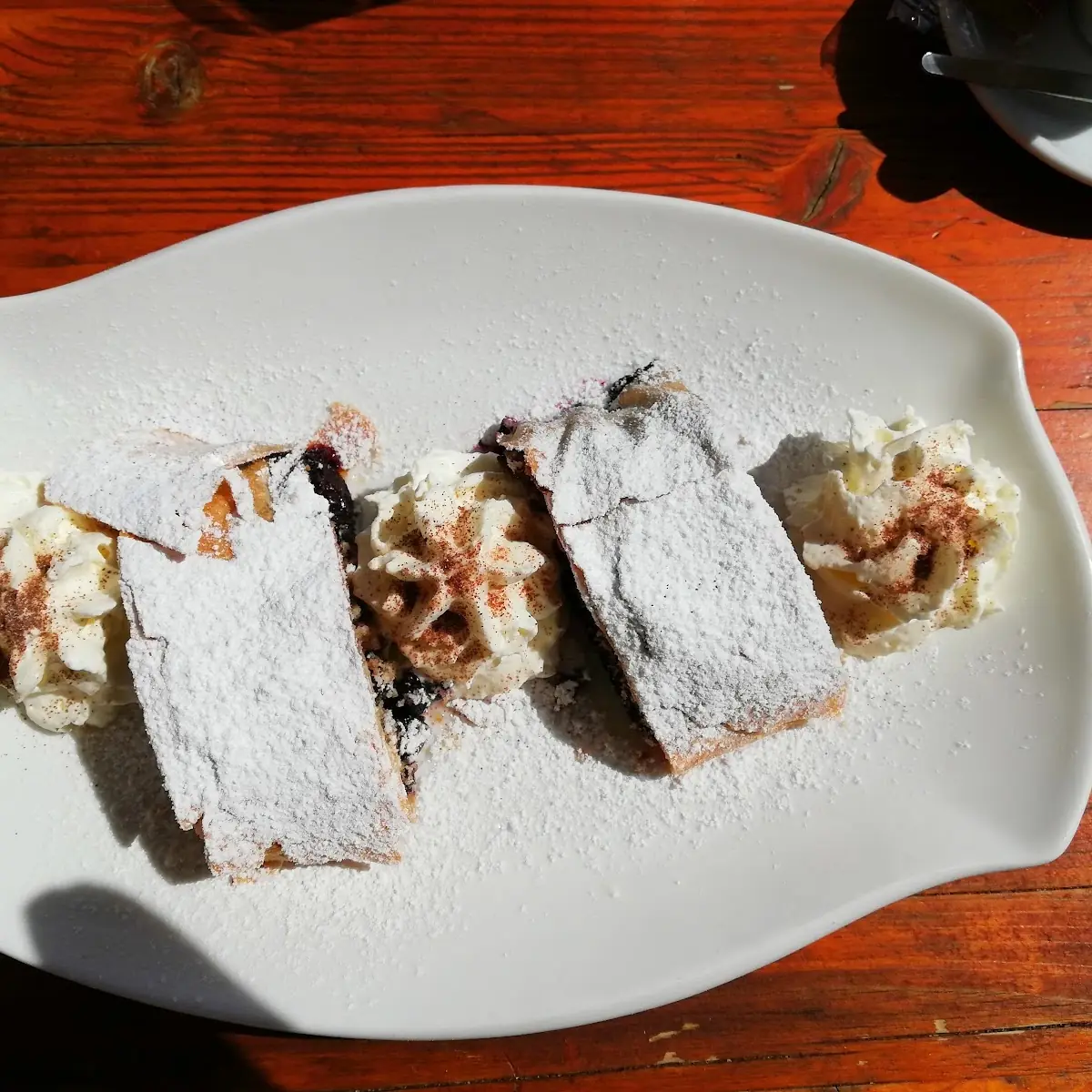 Schwarzbeerstrudel Hausgemacht