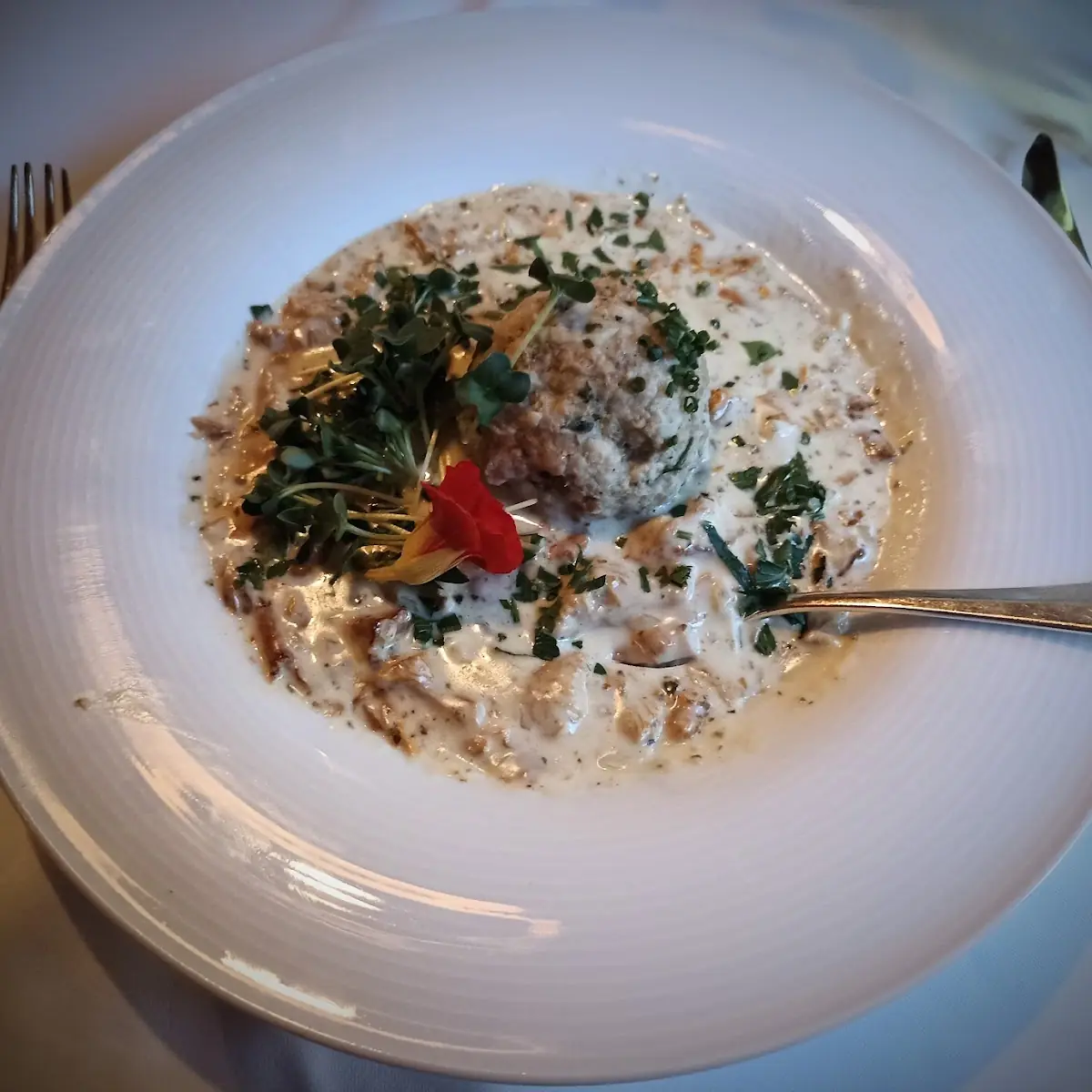 Knödel In Pfifferlingsauce