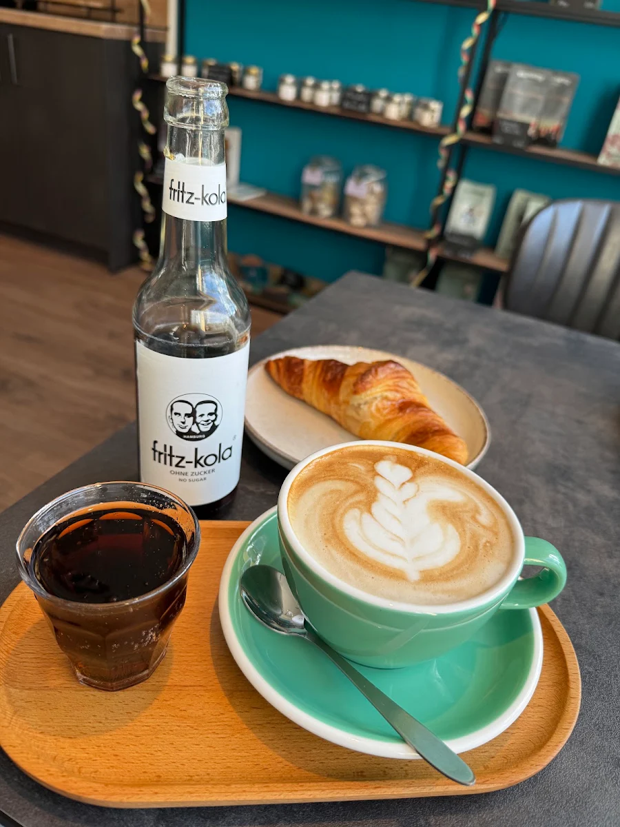 Highlights, Mell's Coffee