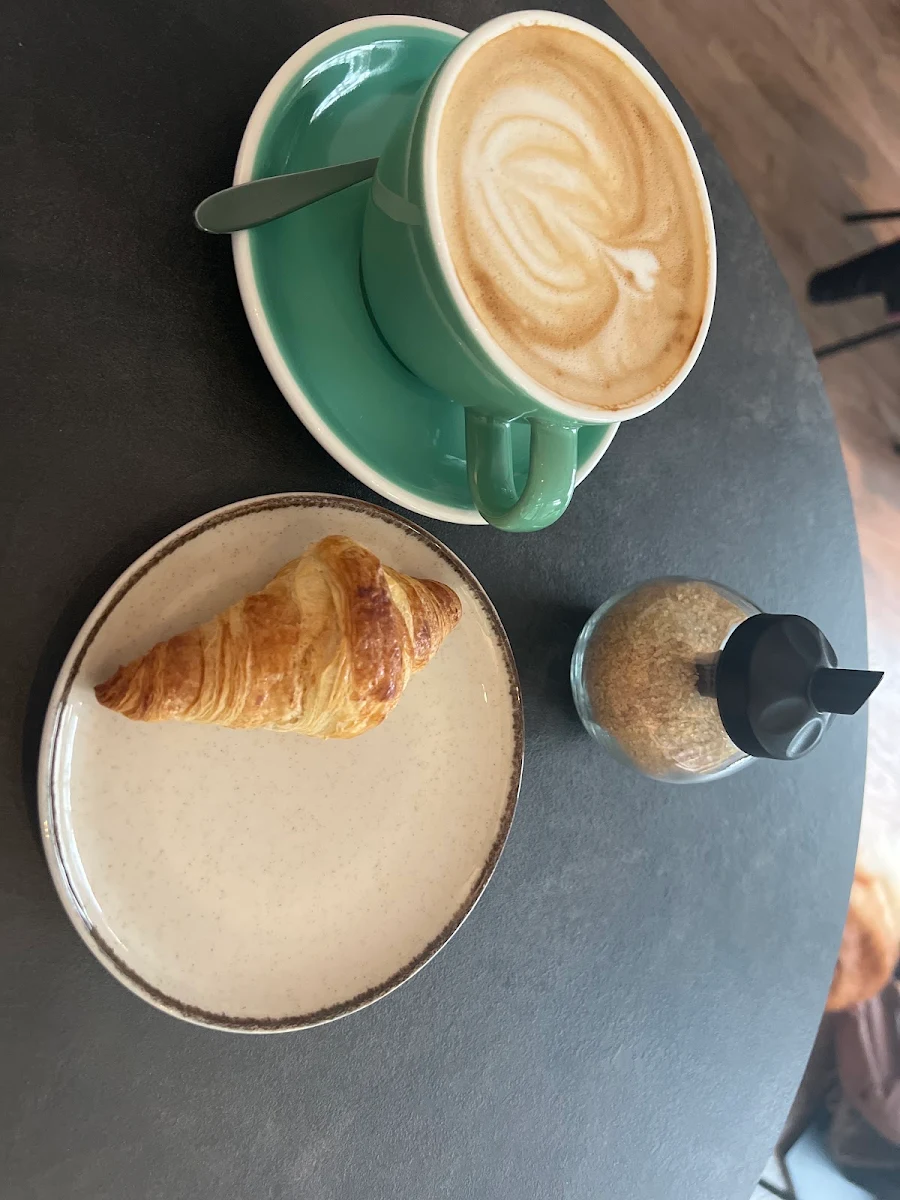 Highlights, Mell's Coffee