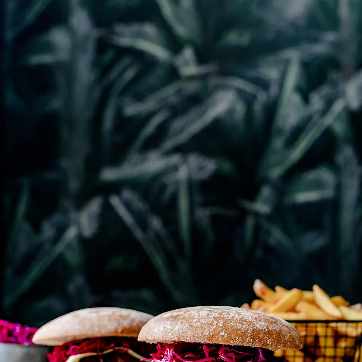 Pulled Beef Burger with Red Cabbage Cheese & Salad