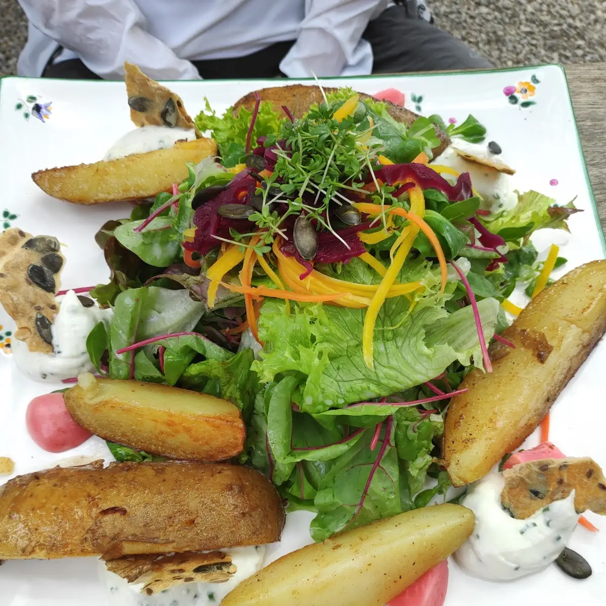 Salat Mit Ziegenfrischkäse