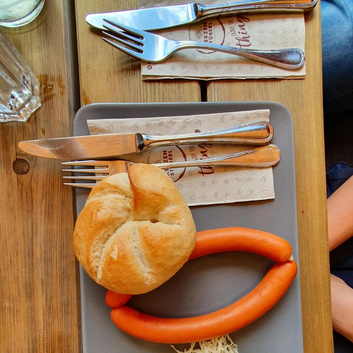 Würstel Mit Pommes