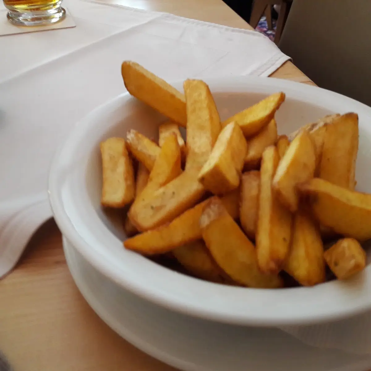 Handgeschnitzte Haus Pommes