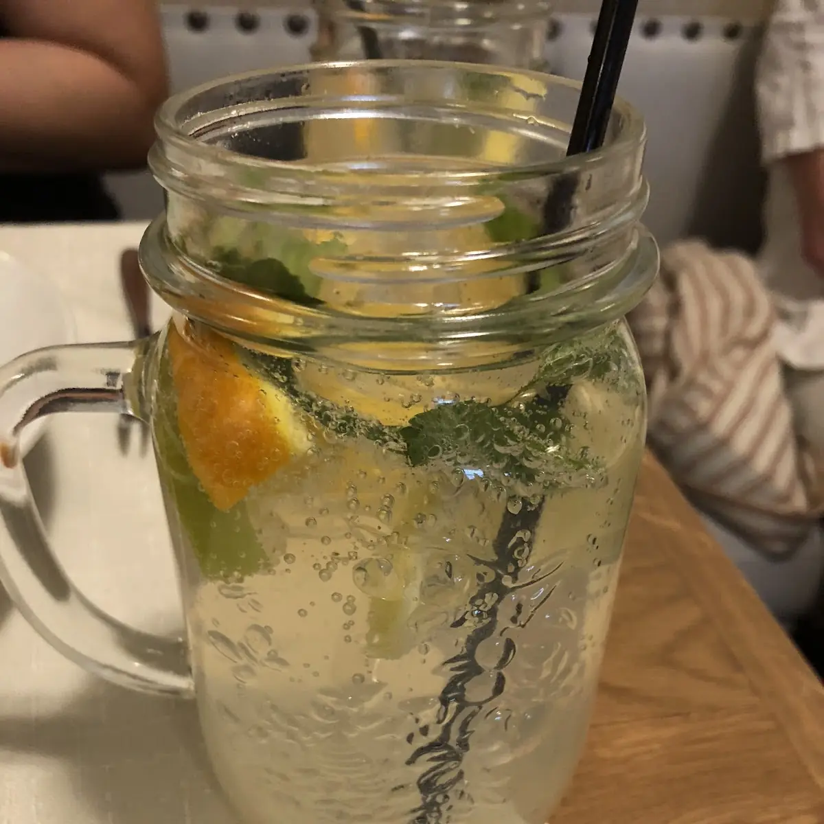 Hauslemonada Zitrone Limette Melisse Minze