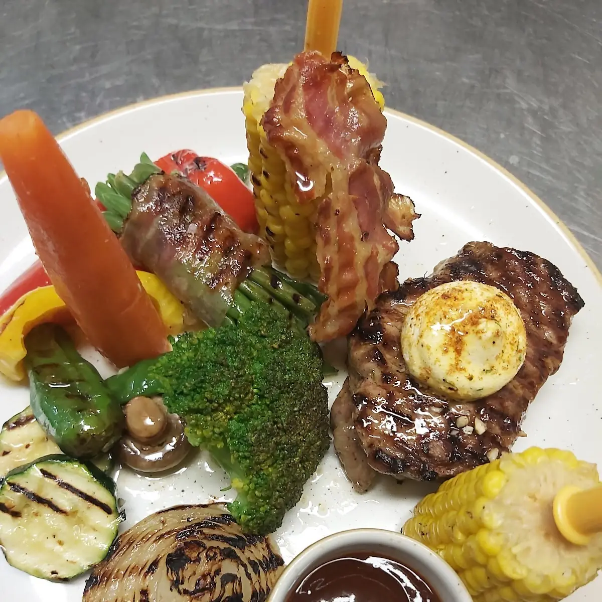 Filetsteak Mit Gebratenen Gemüse
