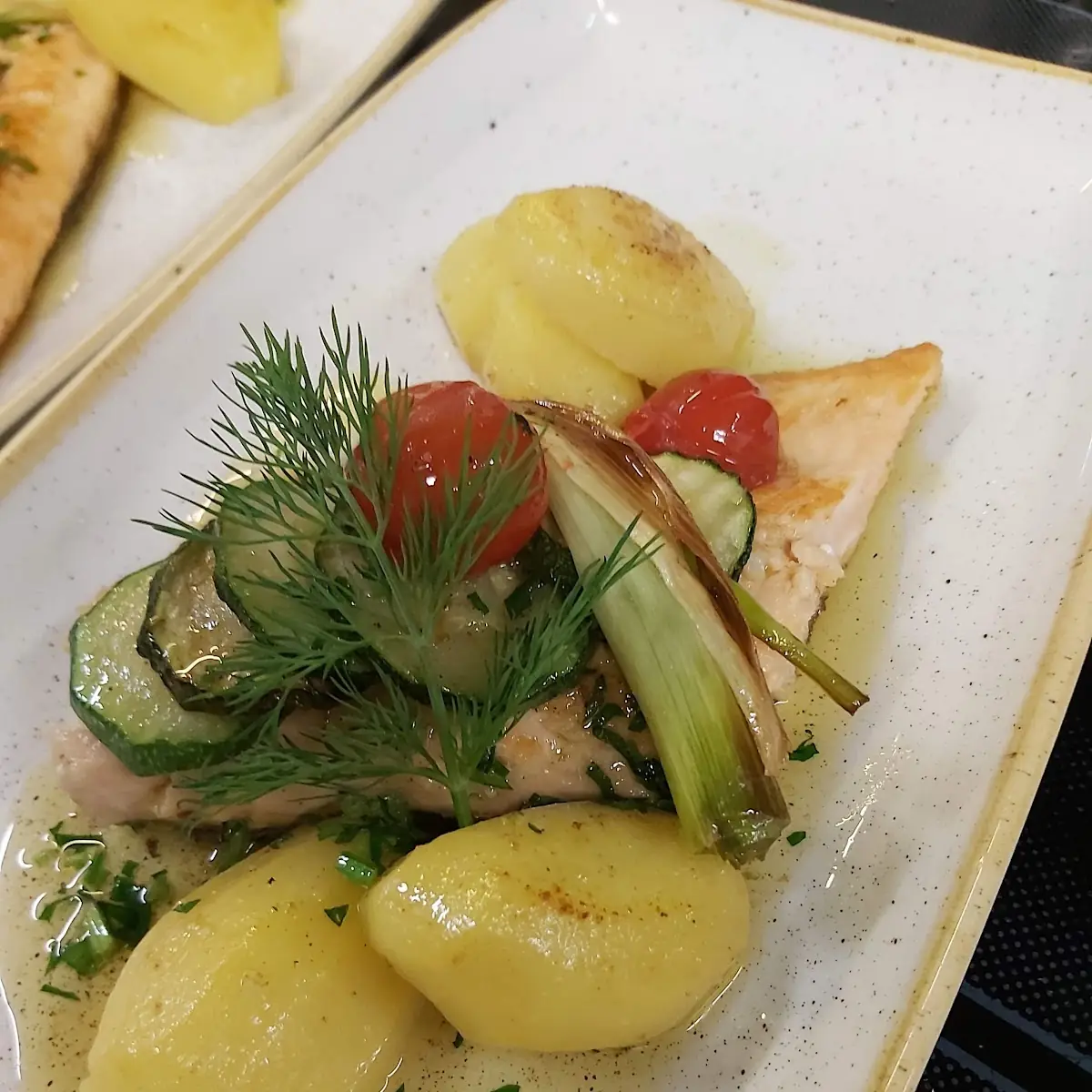 Seesaibling Mit Zucchini Und Kartoffeln