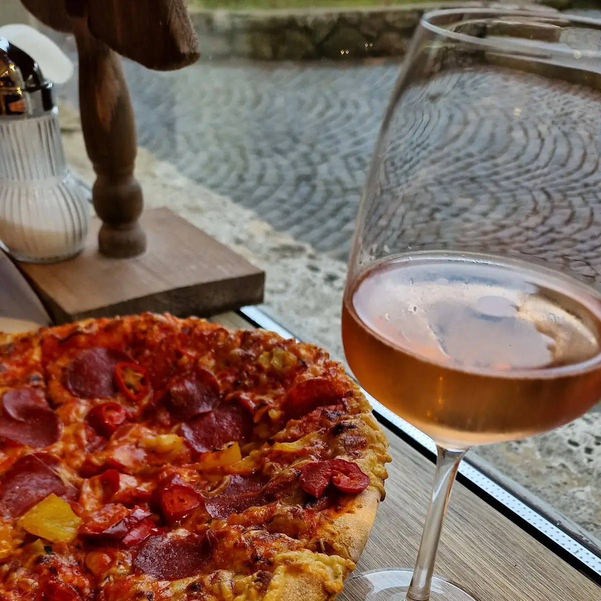 Pizza Und Wein