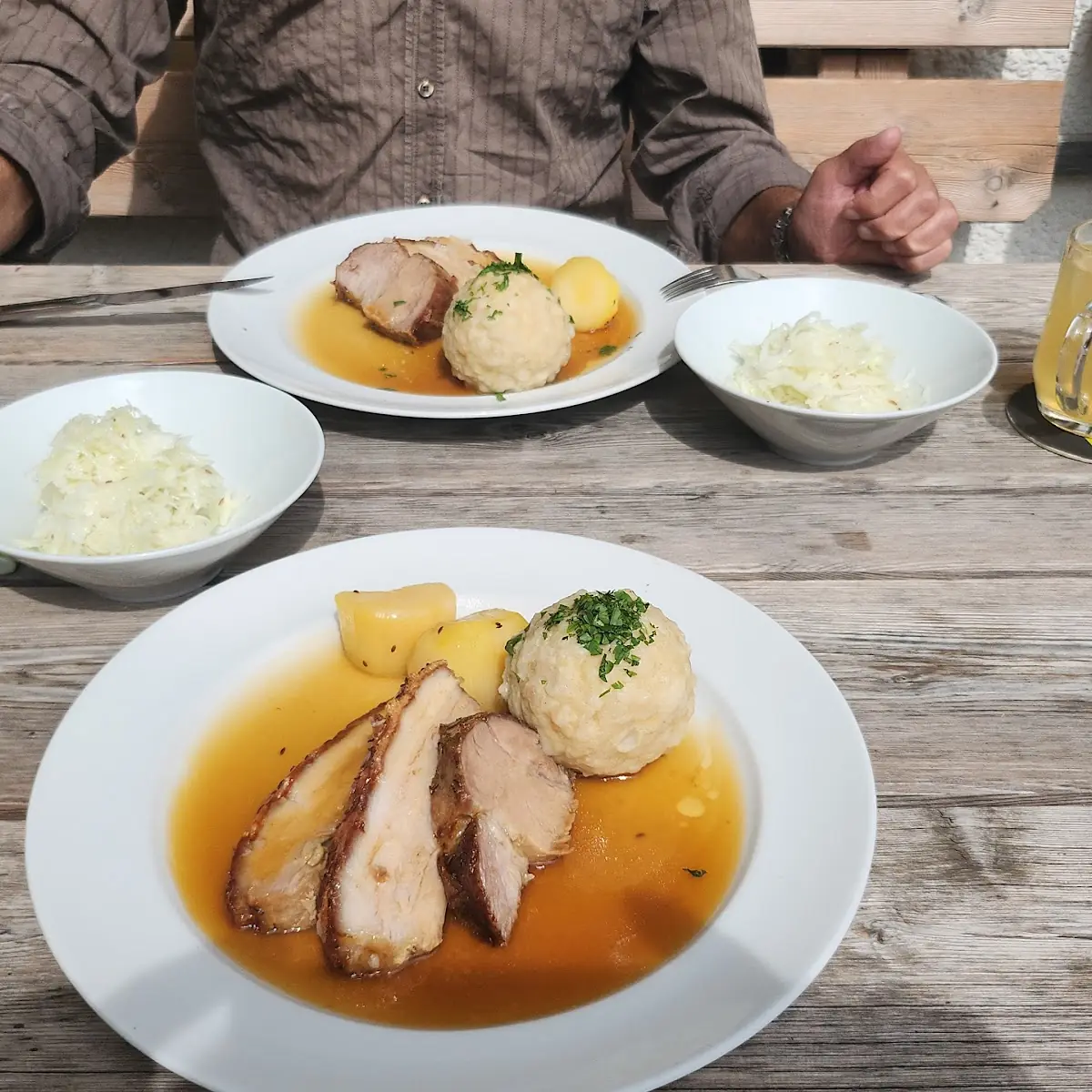 Schweinsbraten Mit Knödel