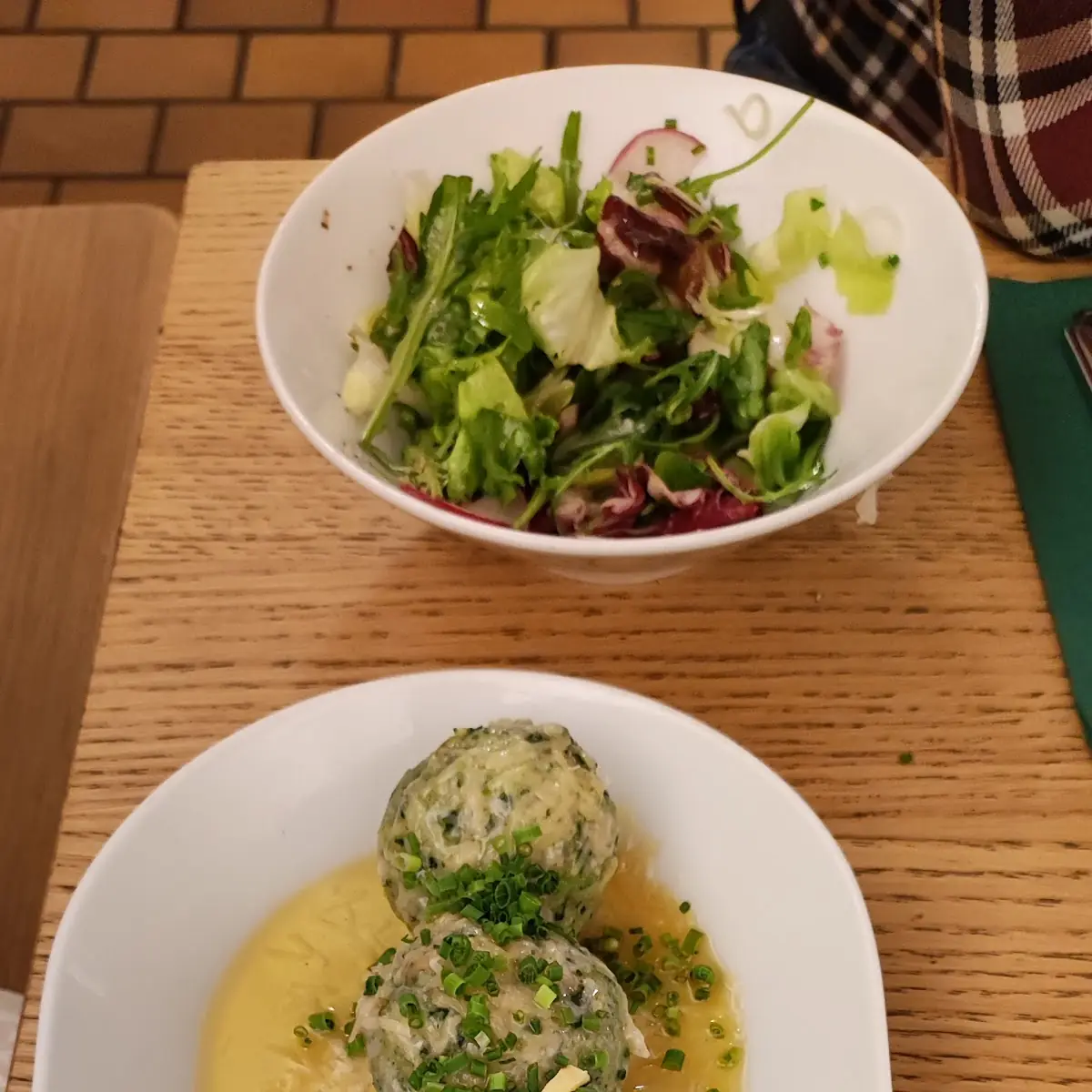 Spinatknödel In Butter Mit Parmesan
