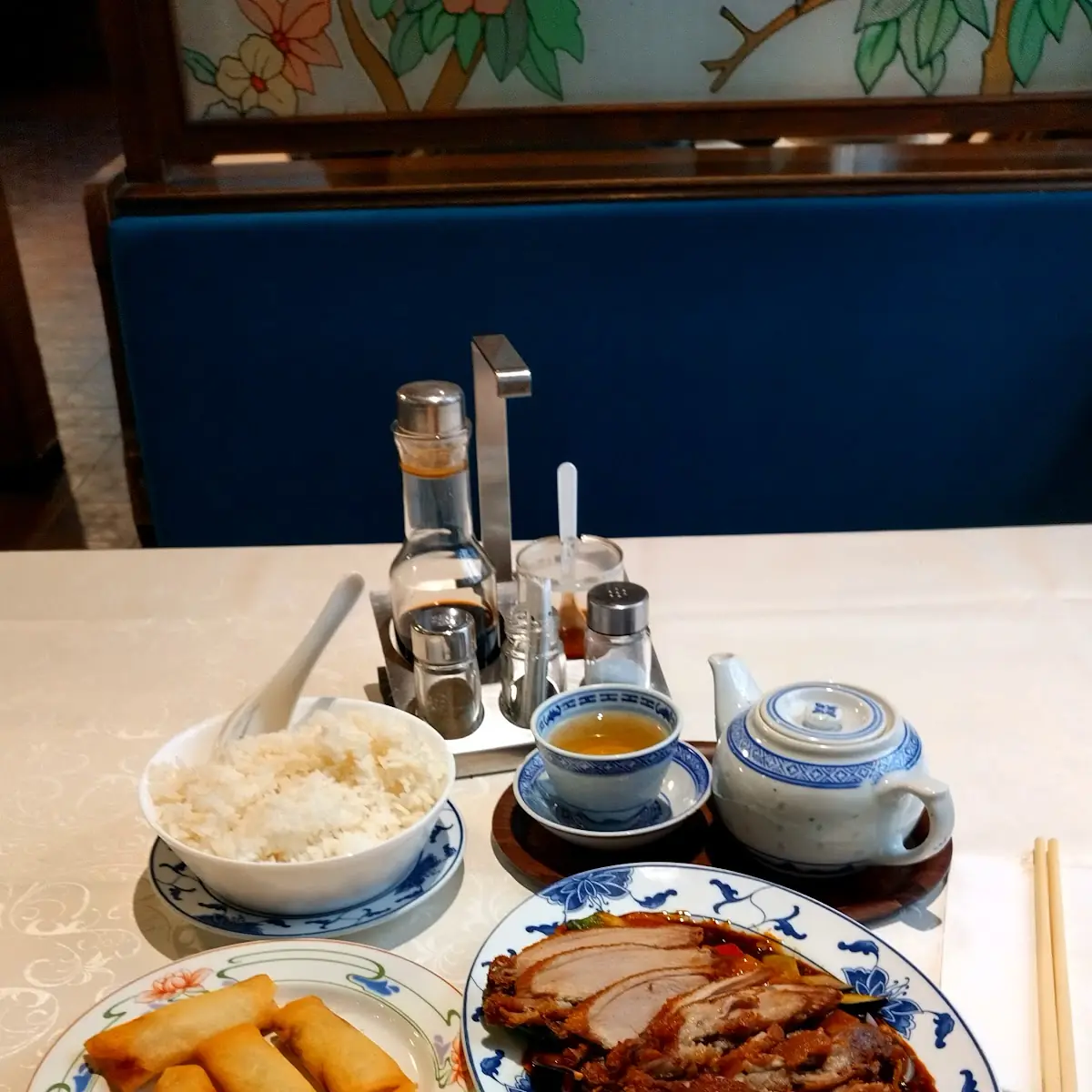 Frühlingsrolle Mit Fleisch Und Ente Szechuan