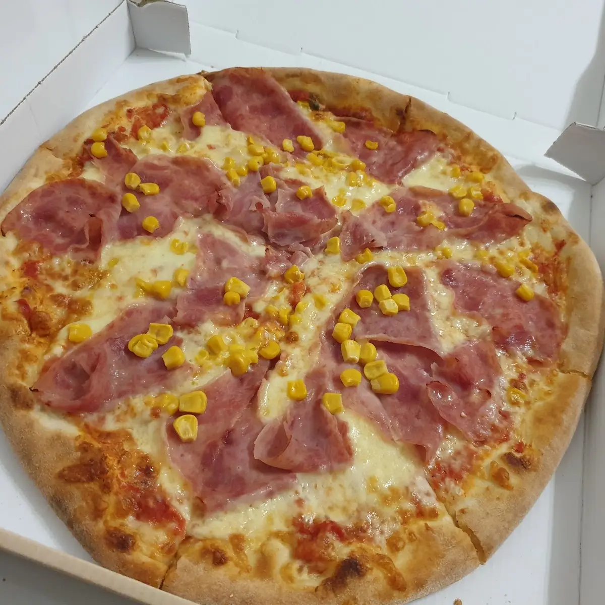 Pizza Cardinale Mit Mais