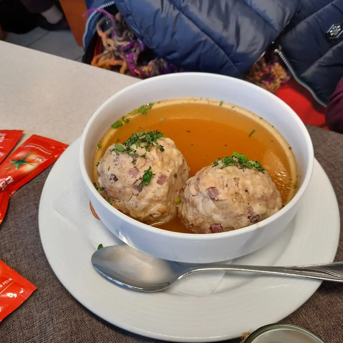 Kaspressknödelsuppe