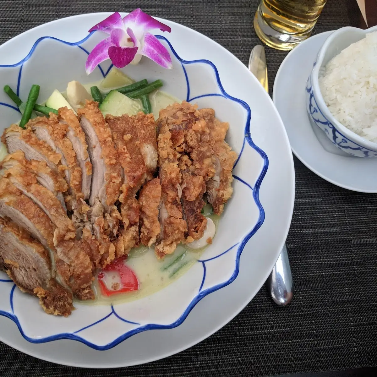 Knusprige Ente Mit Grünem Curry