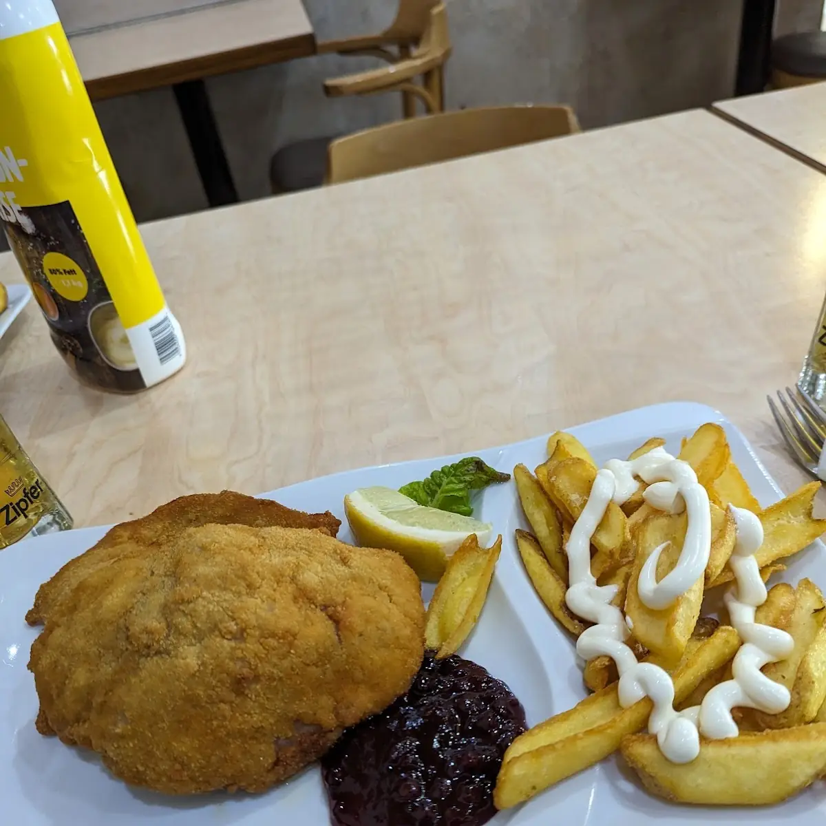 Wienerschnitzel Mit Pommes