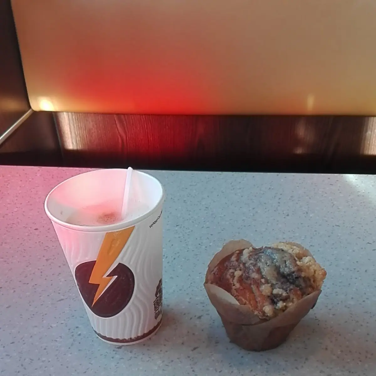 Cappuccino M Und Blaubeer Muffin
