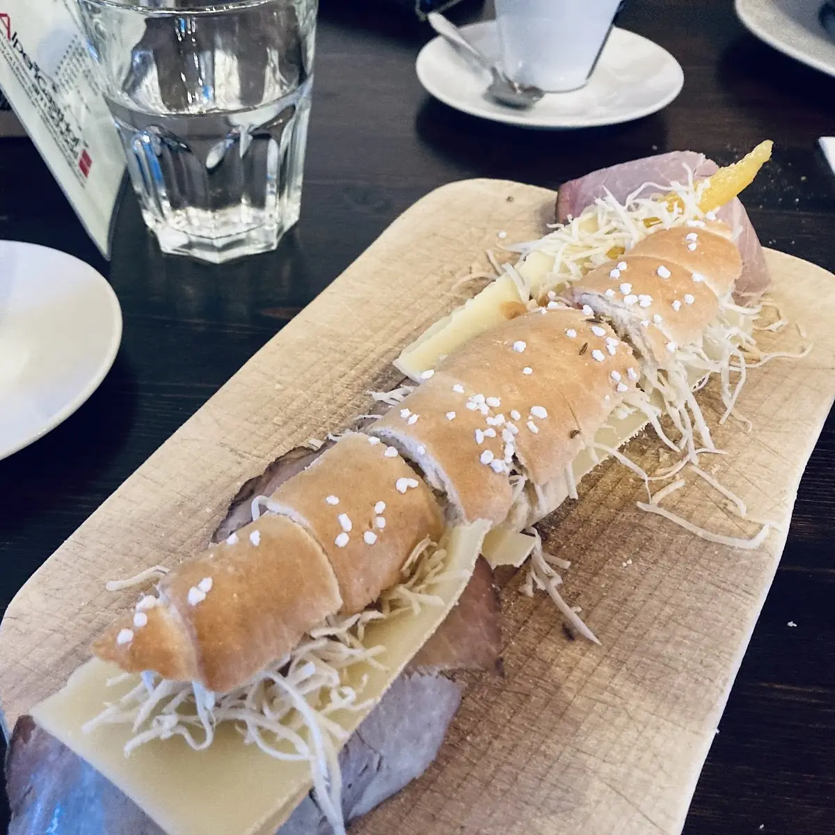 Gefülltes Salzstangerl