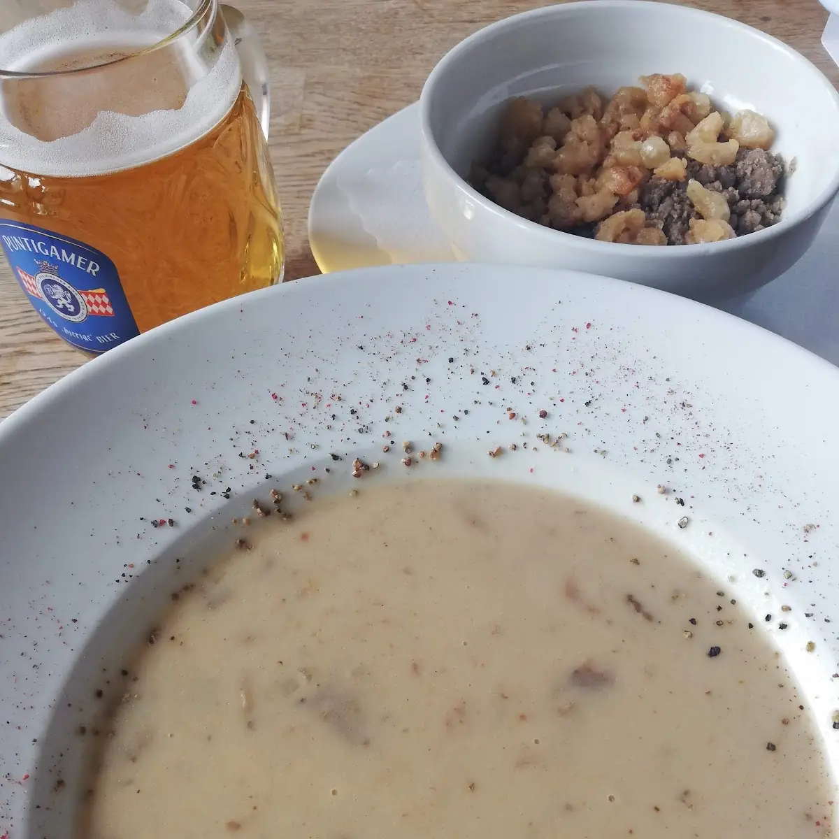 Schwammerlsuppe Mit Heidensterz Und Grammeln