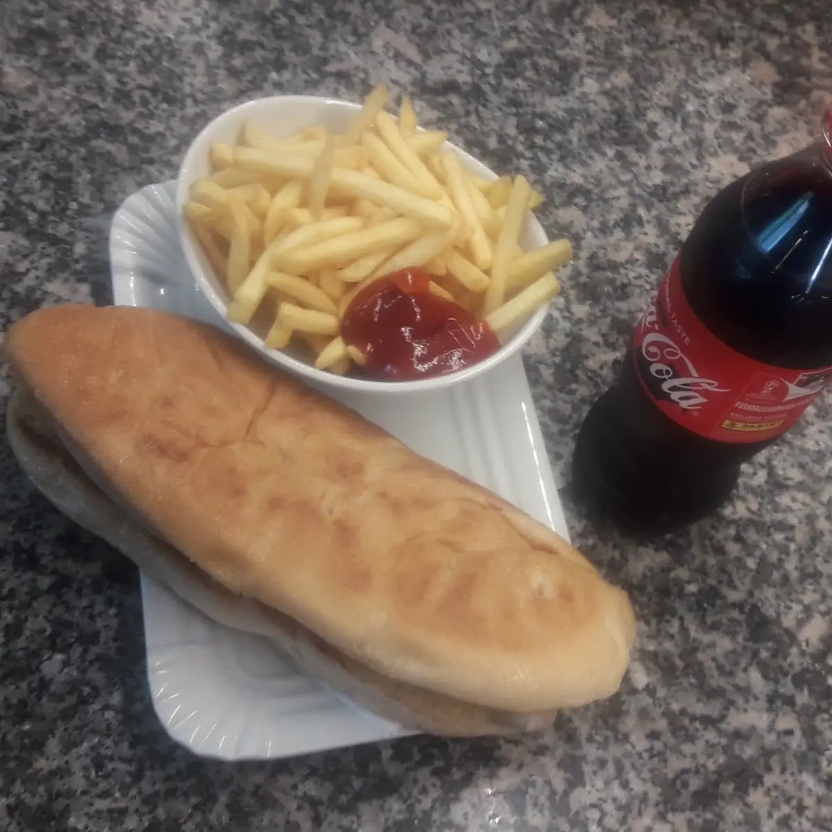 Pommes Bosna Mit Limo