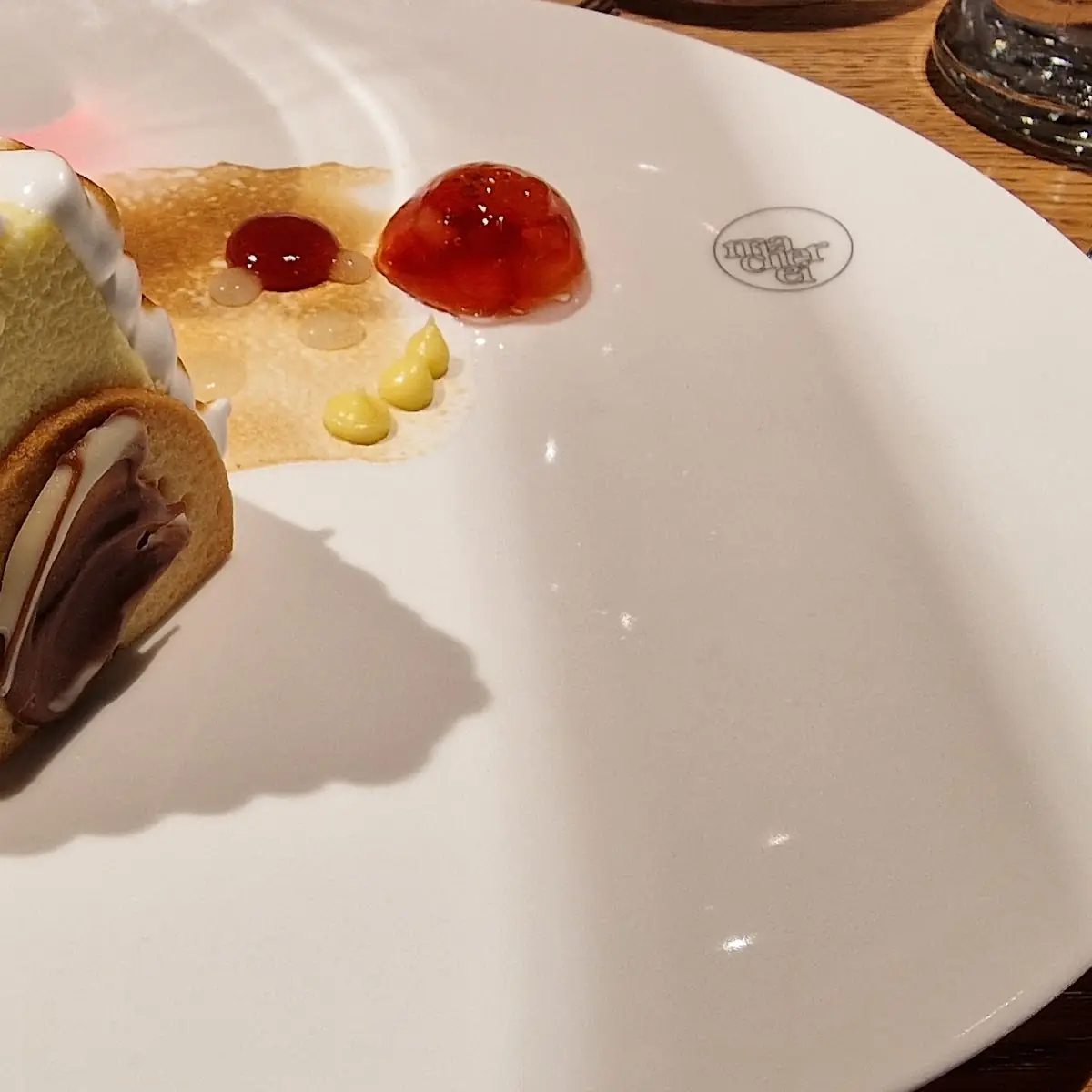 Zitrone-erdbeer-waldmeister Mousse Im Mandelkeks