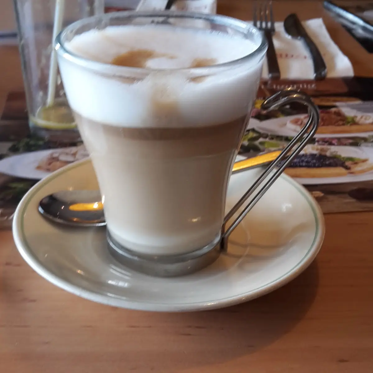 Kaffee Und Apfelstrudel