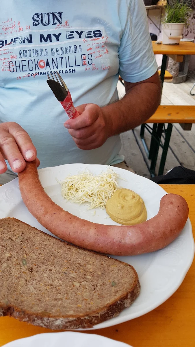 Almbockwurst Mit Frischen Meerrettich Und Hausbrot