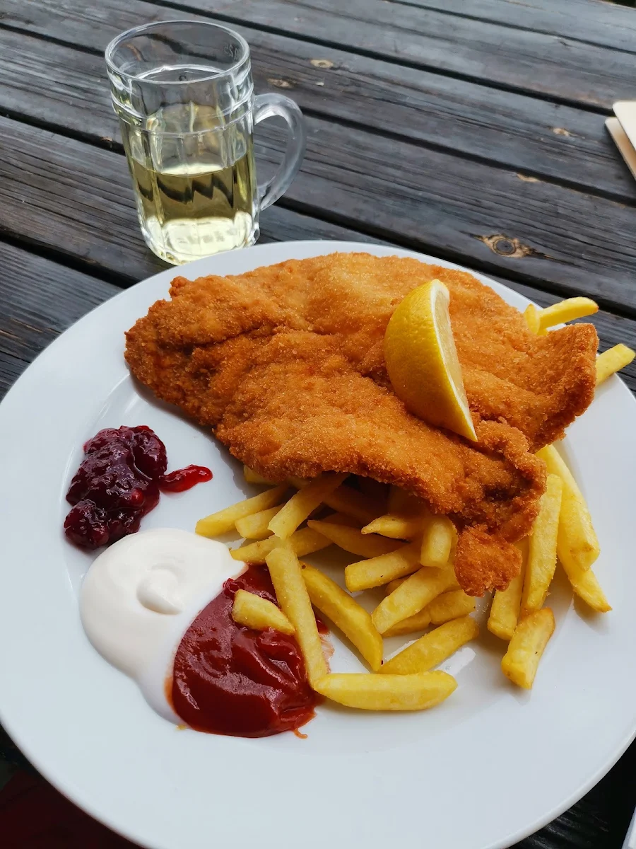 Schnitzel Wiener Art Mit Pommes Frites
