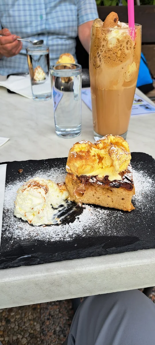 Apfelkuchen Mit Eis